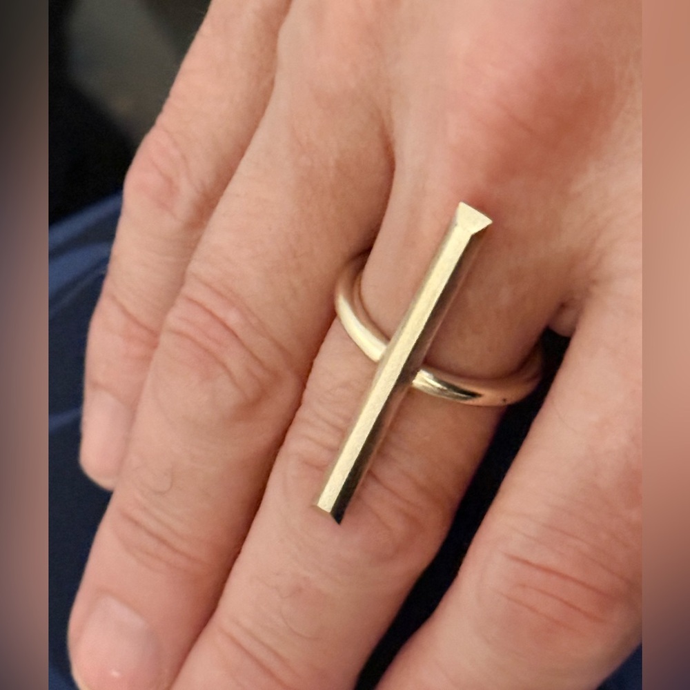 New Kendra Scott Reggie gold bar ring size 7.5 - Picture 2 of 6